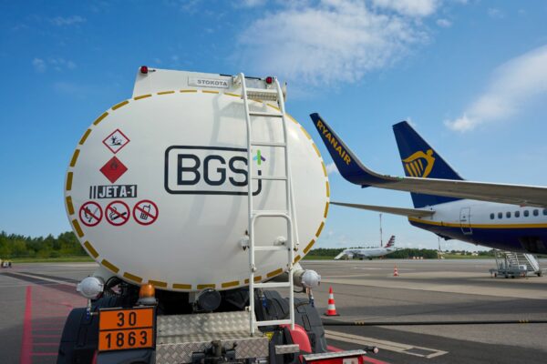 BGS_Aircraft_fuel_transportation_by_tank_trucks