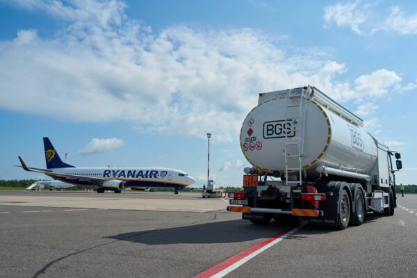 BGS_Into-plane_fueling_services_for_major_airlines