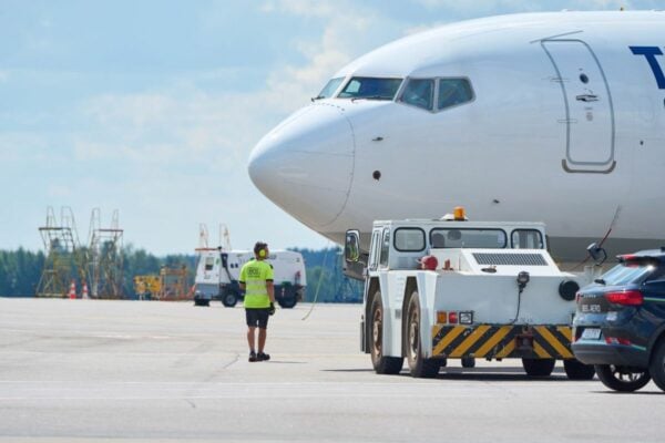 BGS_Aircraft_marshaling